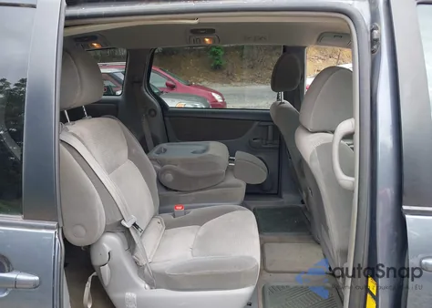 2010 Toyota Sienna Le from USA, damaged, VIN 5TDKK4CC9AS320898